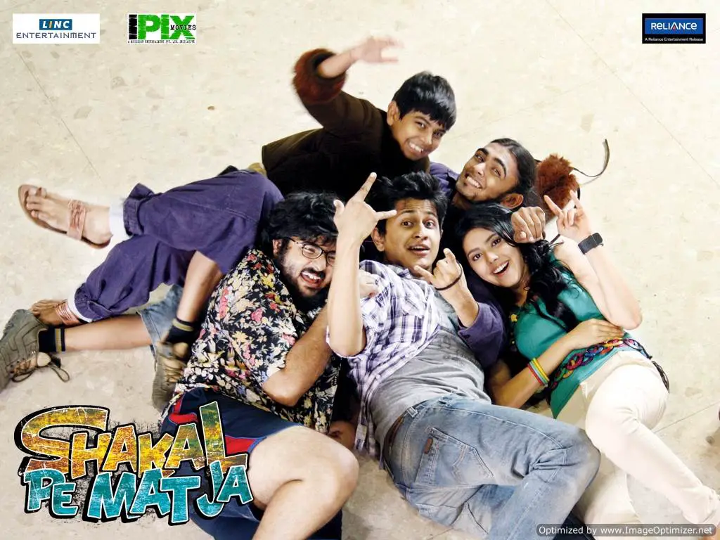 Shakal Pe Mat Ja Movie Review