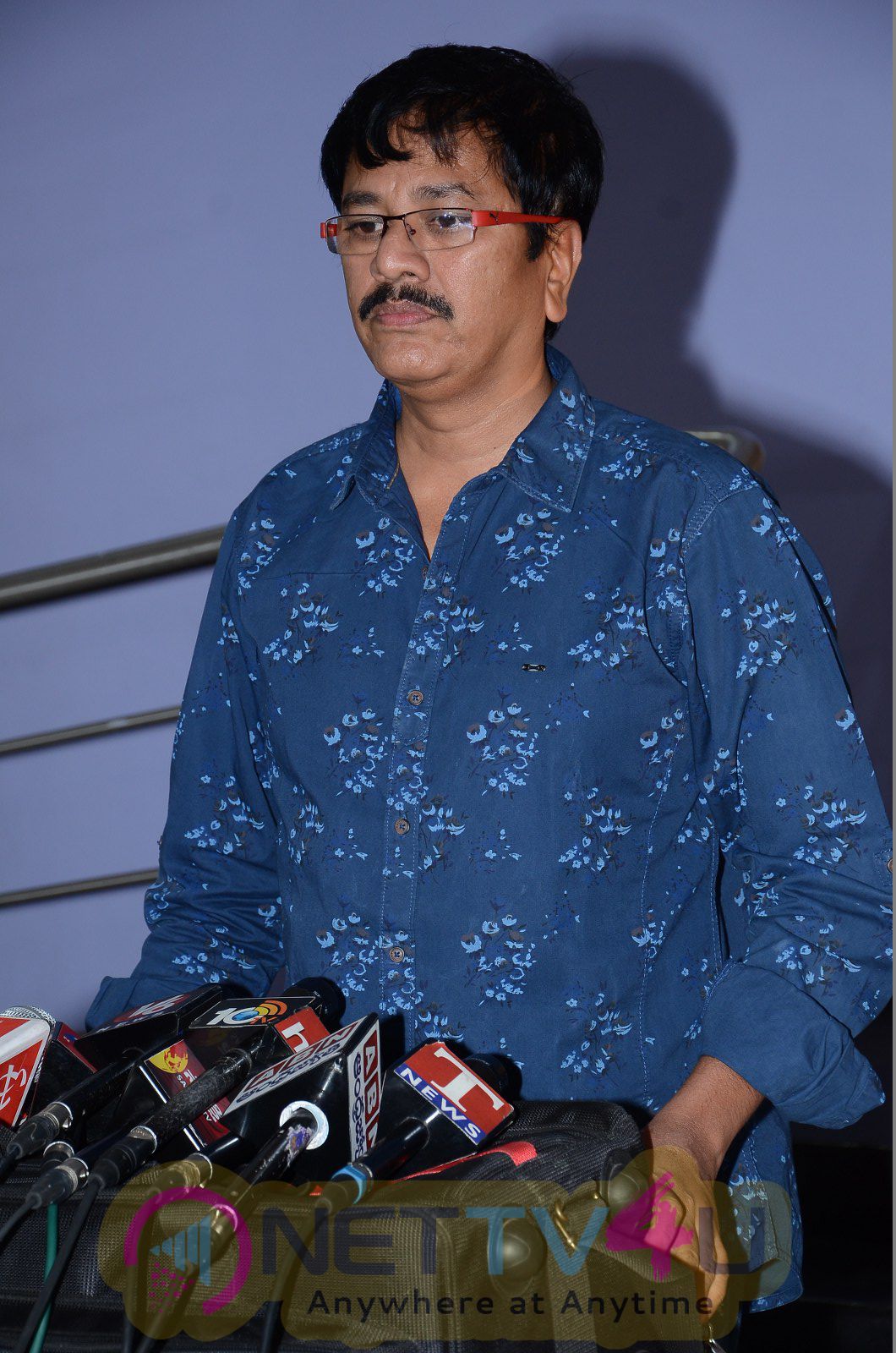 Shatrughan Sinha Watches Eedo Rakam Aado Rakam Movie Admirable Stills Telugu Gallery