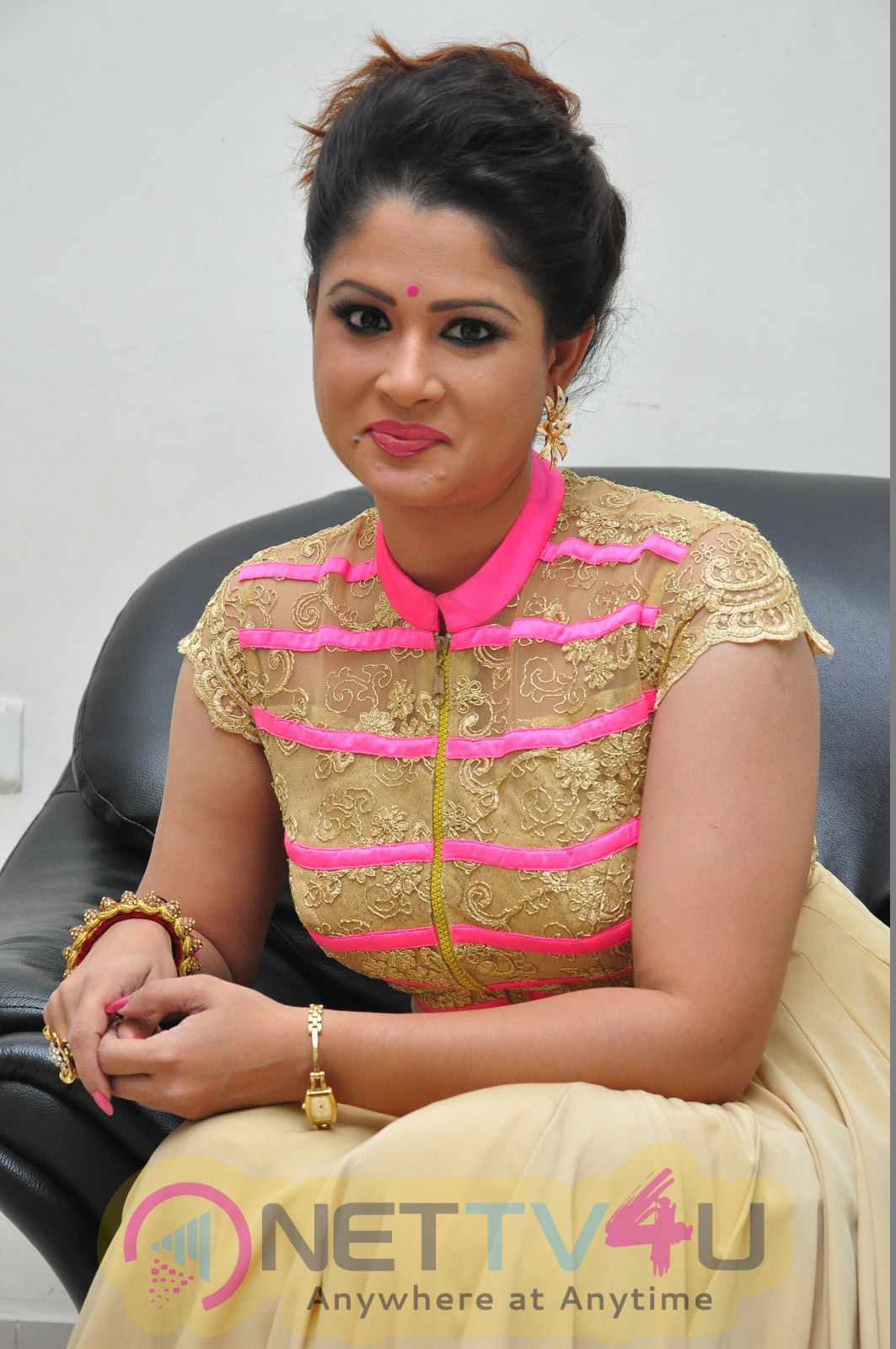 Shilpa Chakravarthy Dazzling Stills At Oka Manasu Movie Audio Launch Telugu Gallery