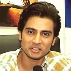 Shiv Pandit Hindi Anchor