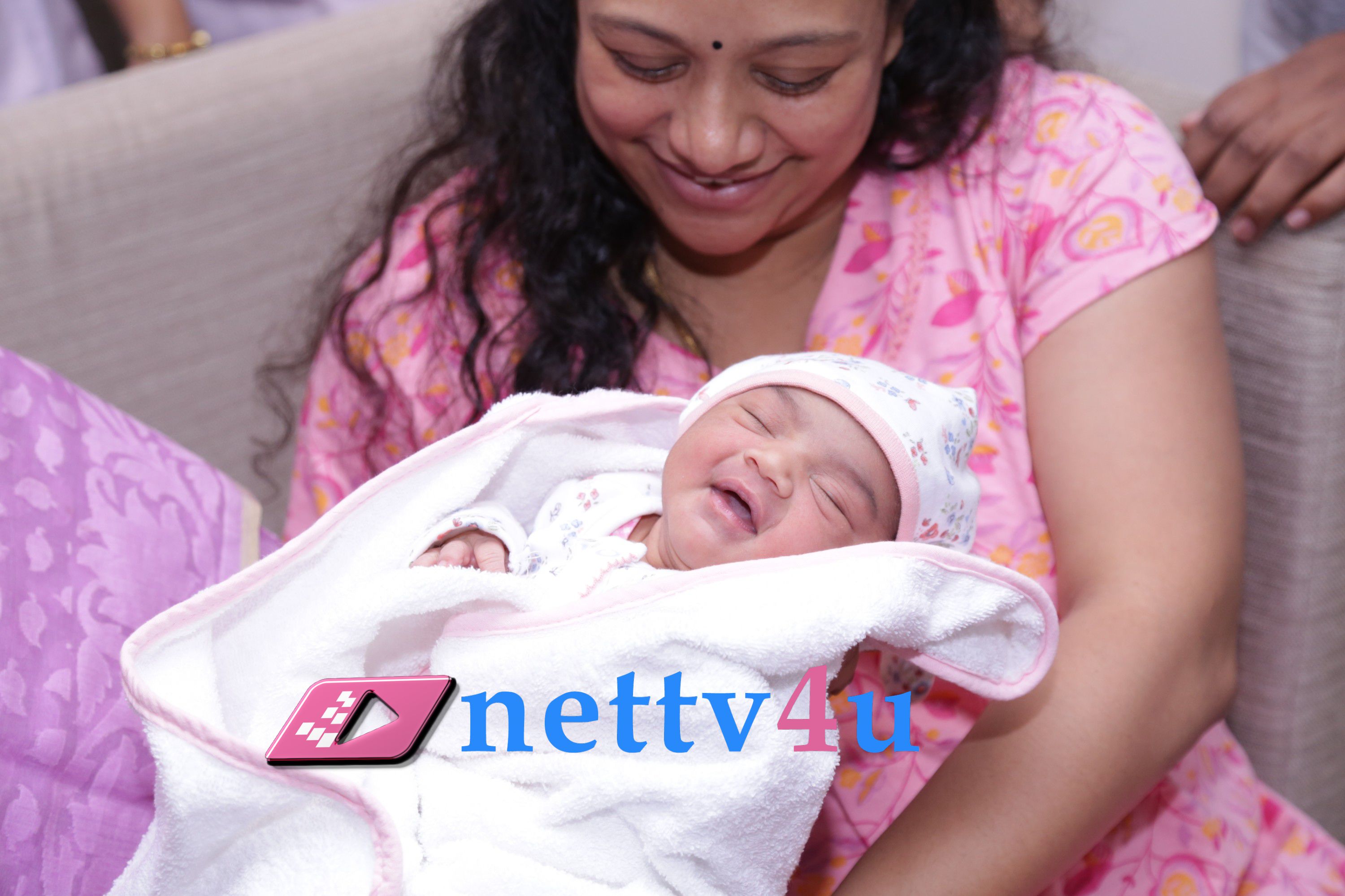 shobi paul raj is blissful with new born baby girl photos 4