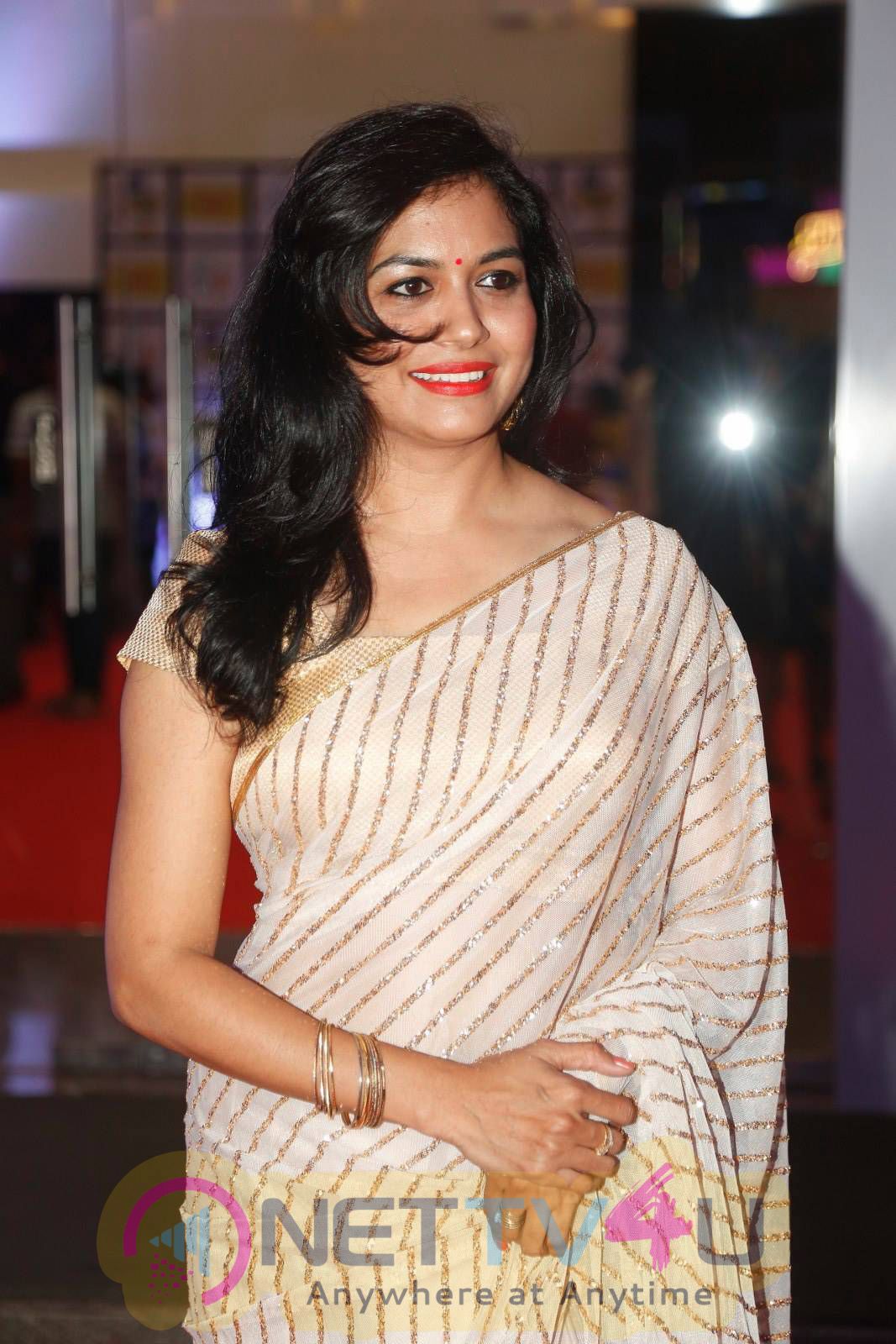 singer kausalya stills at mirchi music awards 2014 red carpet images 42