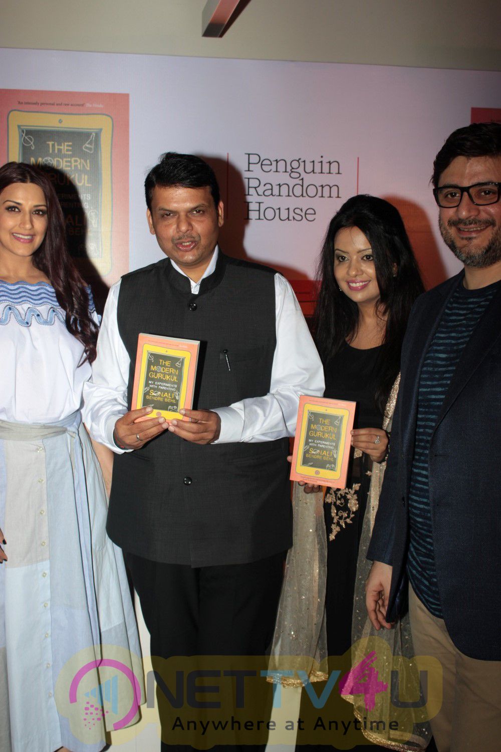 Sonali Bendre Press Conference Celebrating The Success Of Her Book The Modern Gurukul Stills Hindi Gallery