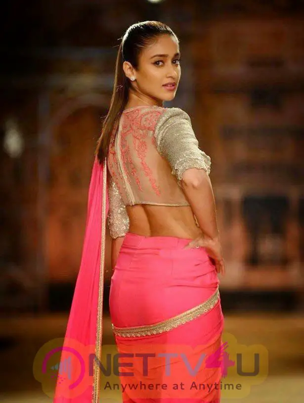 ileana in half saree