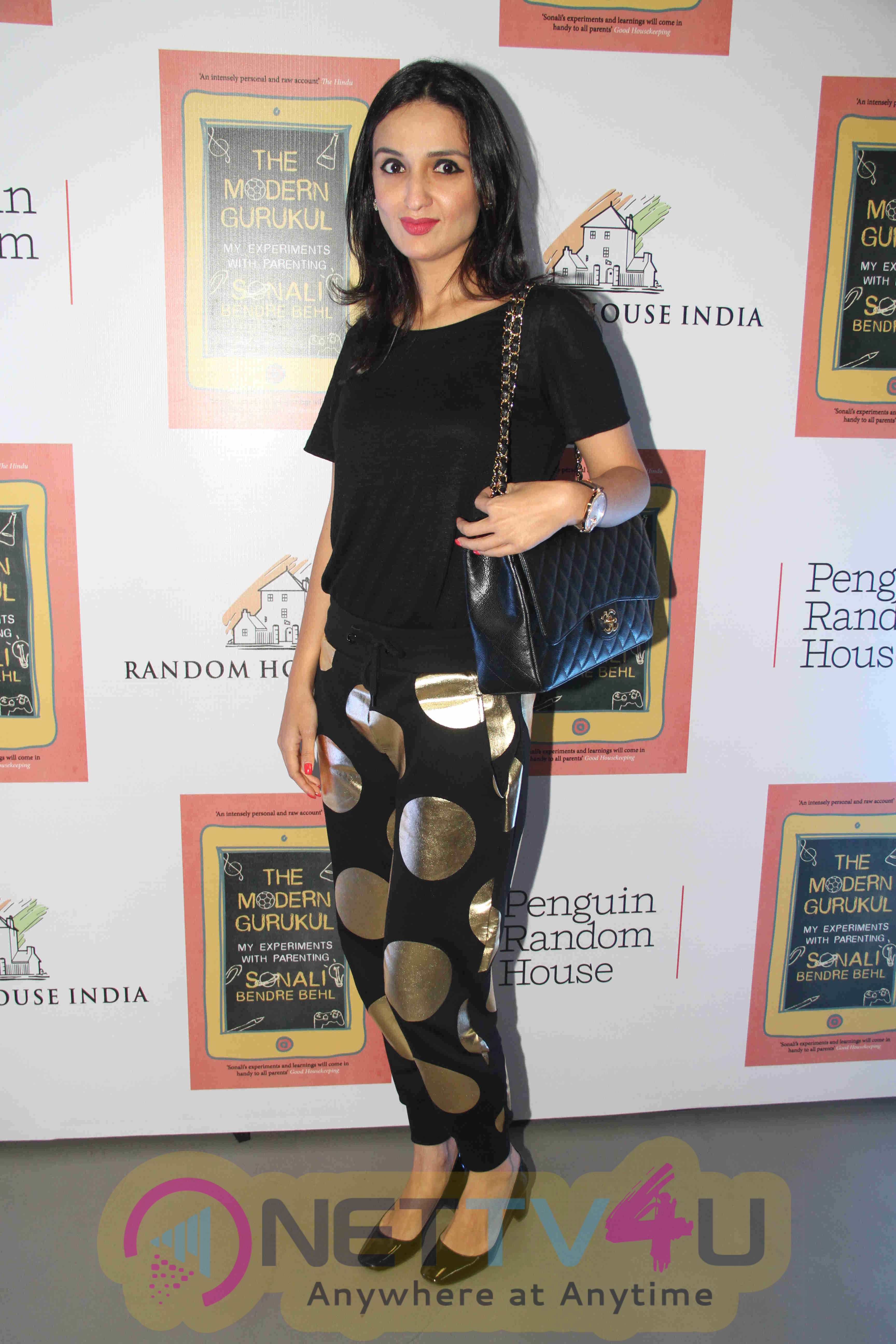 Success Party Of Sonali Bendre Book  The Modern Gurukul   My Experiments With Parenting Stills Hindi Gallery