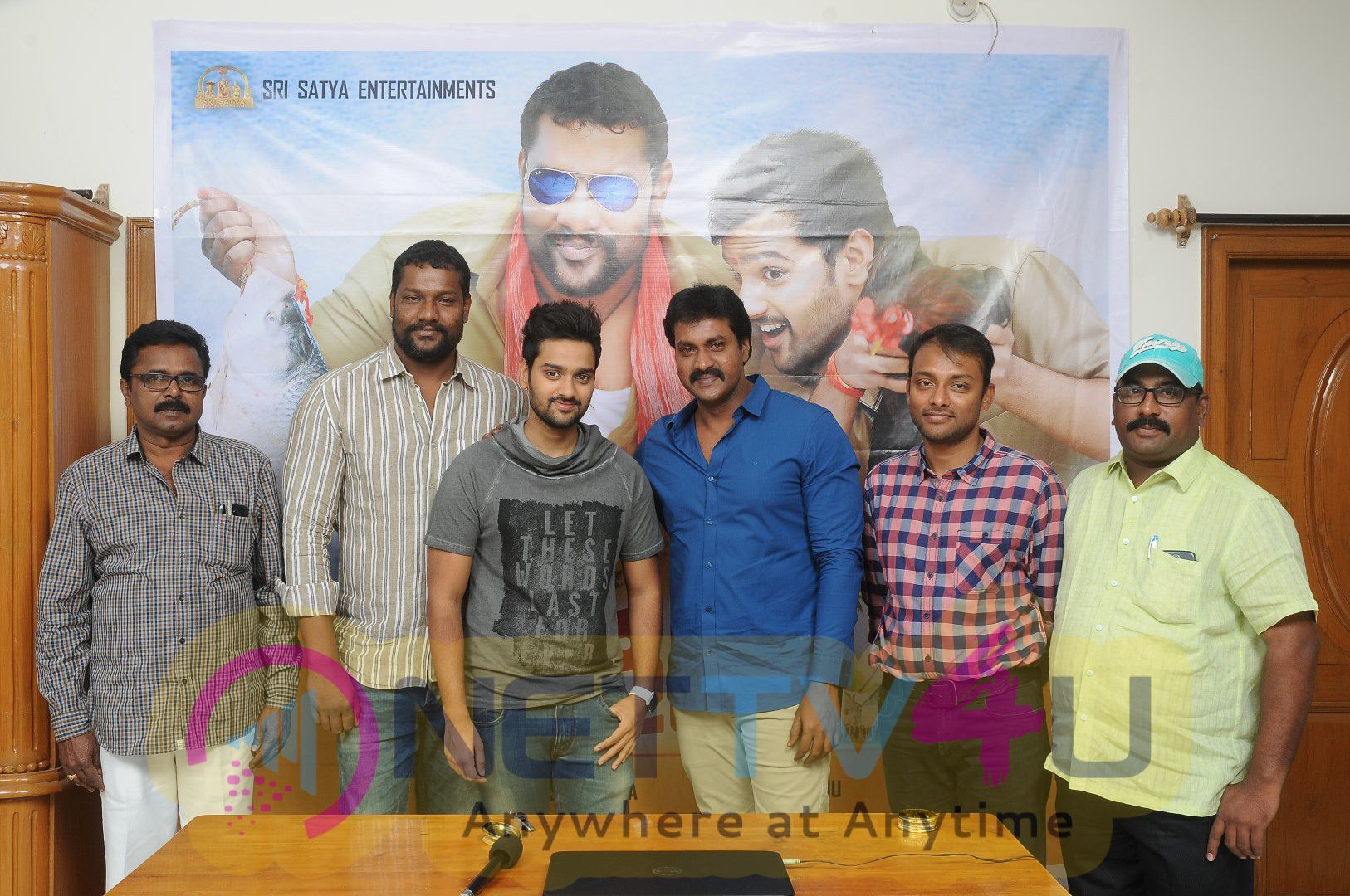 Sumanth Ashwin's New Movie 'RIGHT RIGHT' Motion Poster Release Stills Telugu Gallery