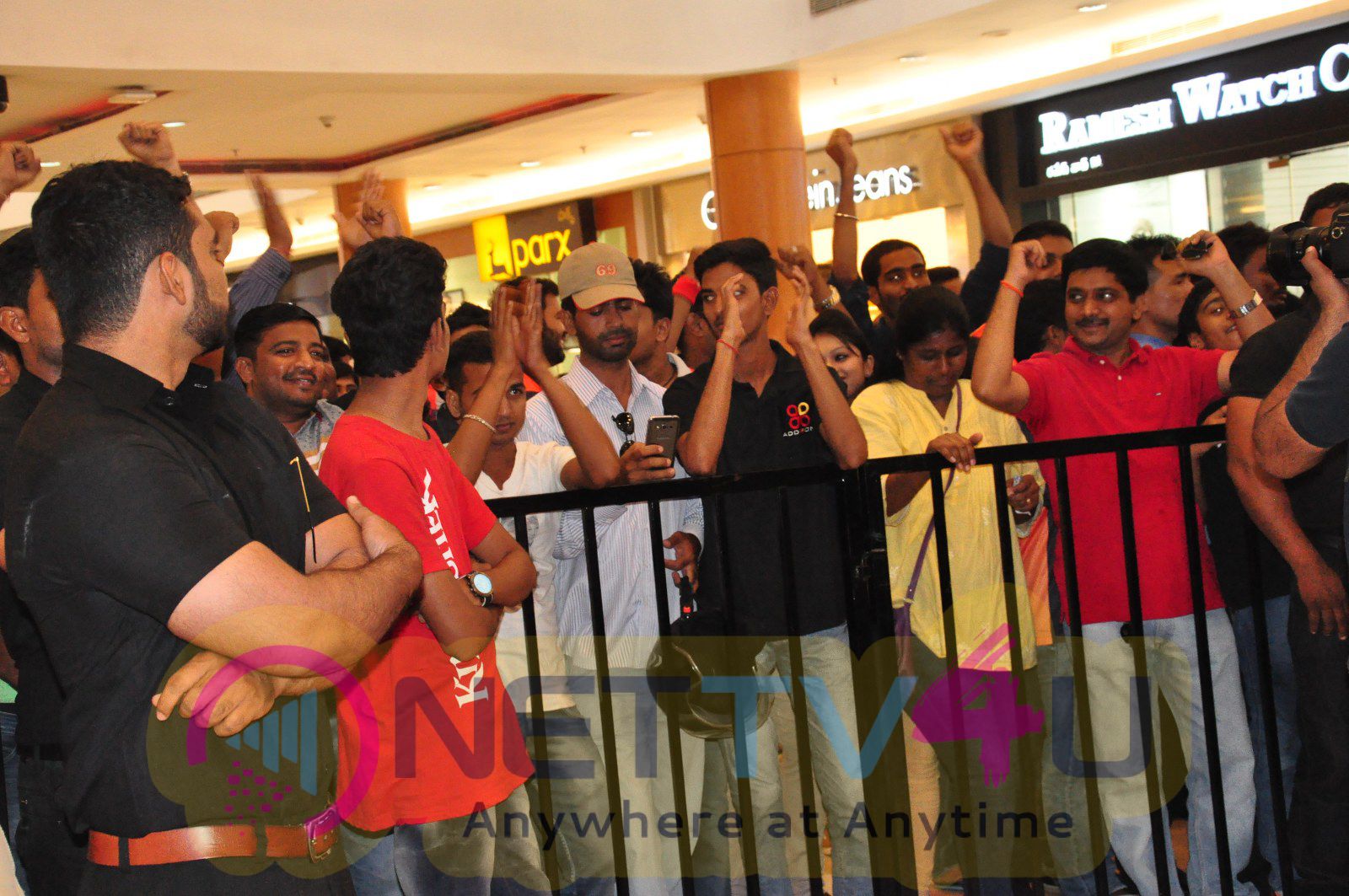 Sunrisers Team At Inorbit Mall Good-looking Photos Telugu Gallery