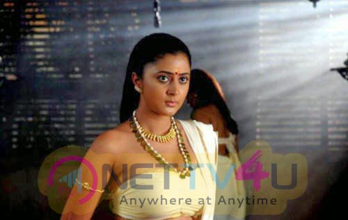 Tamil Actress Kanika Latest Hot Stills Tamil Gallery