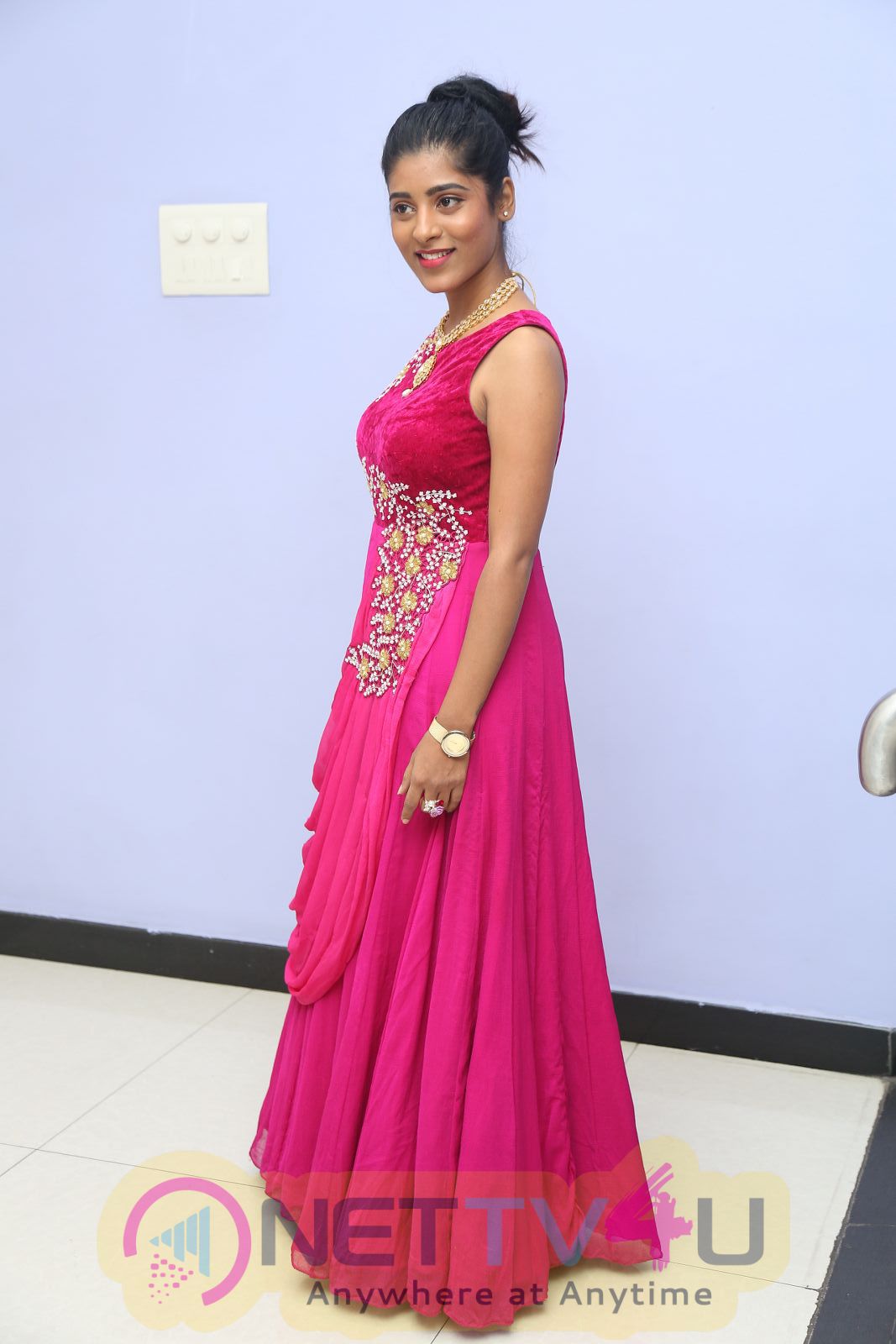 Telugu Actress Gayathri Gupta New Look Photo Gallery Telugu Gallery
