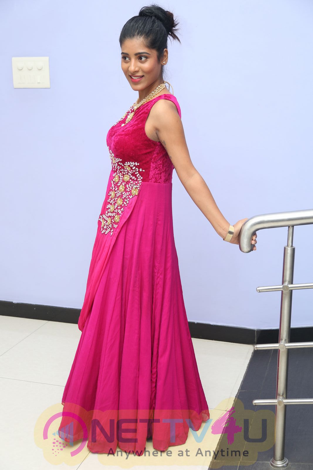 Telugu Actress Gayathri Gupta New Look Photo Gallery Telugu Gallery