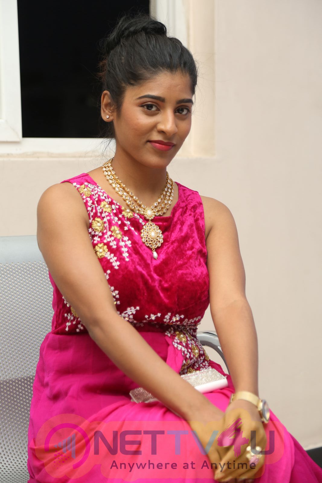 Telugu Actress Gayathri Gupta New Look Photo Gallery Telugu Gallery
