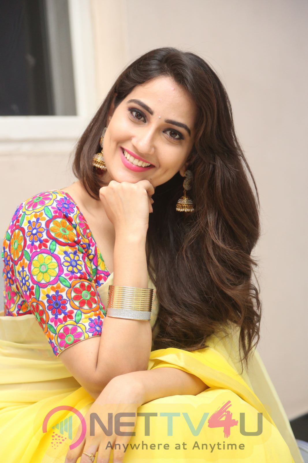 Telugu Anchor Manjusha New Gorgeous Photos Telugu Gallery