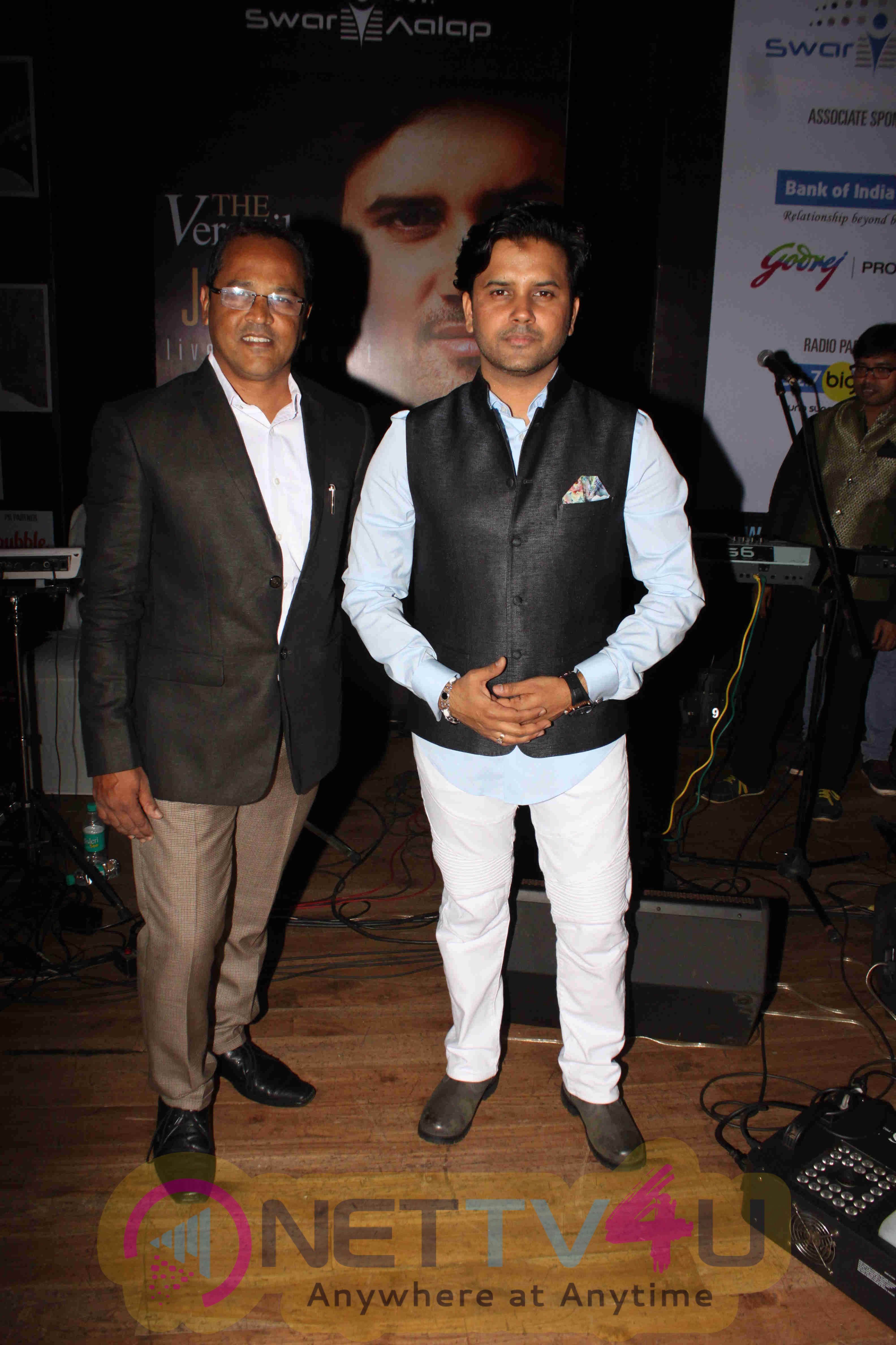 The Versatile, Javed Ali Live In Concert Stills Hindi Gallery