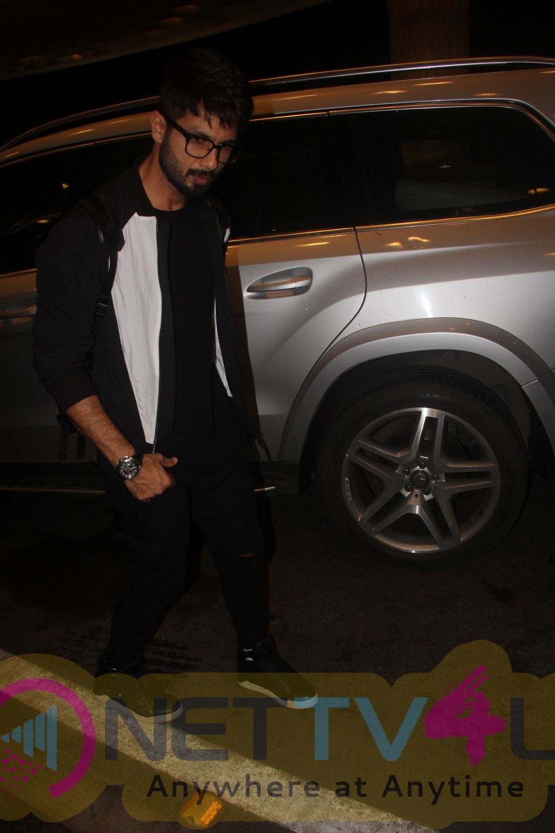 Tiger Shroff & Vivek Oberoi & Many Celebs Spotted At Airport Exclusive Photos Hindi Gallery