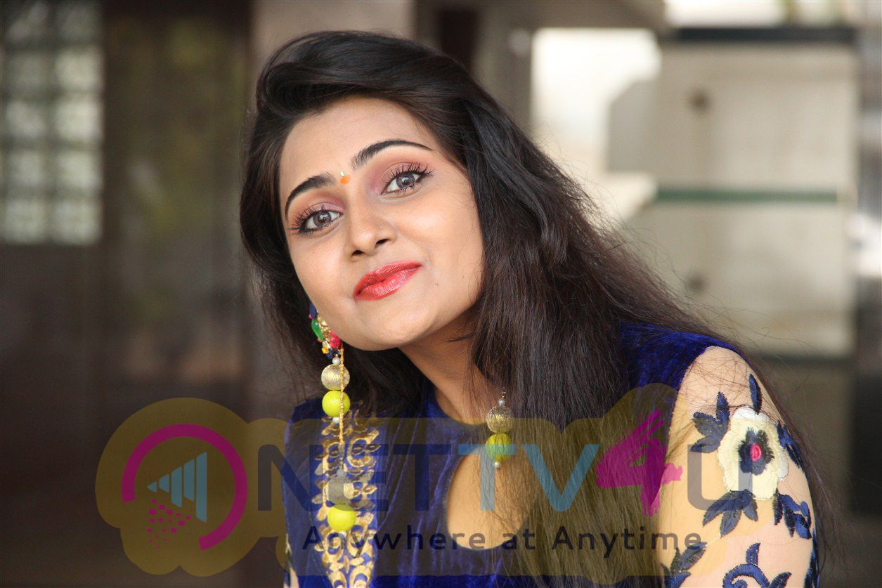 Tamil Actress Manumika Latest Photos Tamil Gallery