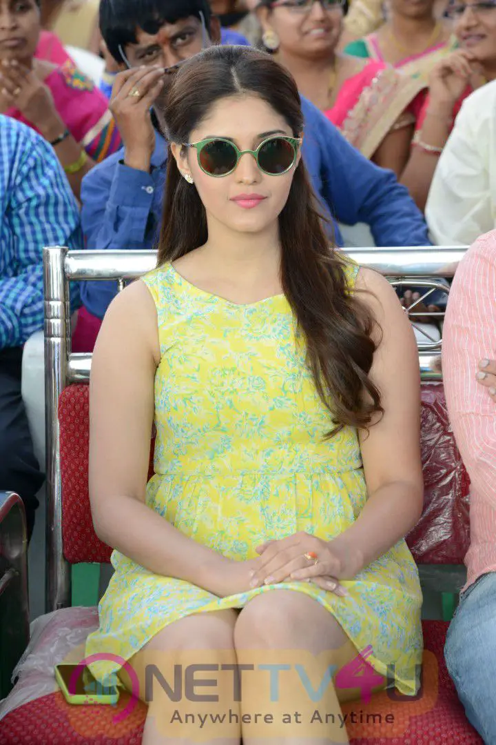 tamil actress surabhi latest still 99