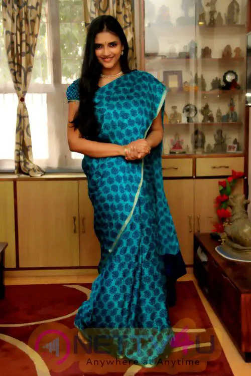Tamil Actress Vasundra Latest Beautiful Stills Tamil Gallery