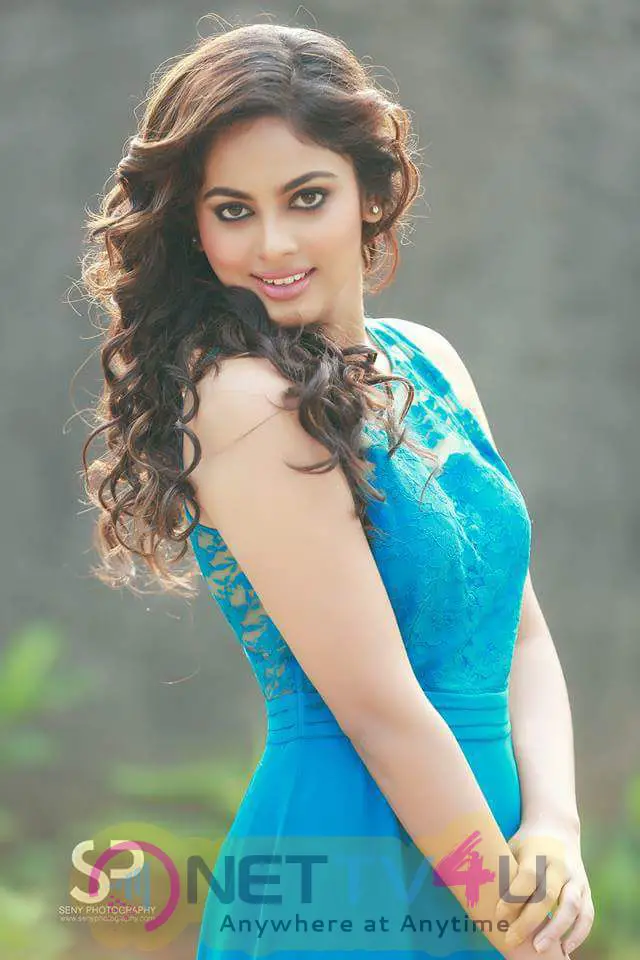 tamil film actress nandita swetha glamour photos 6