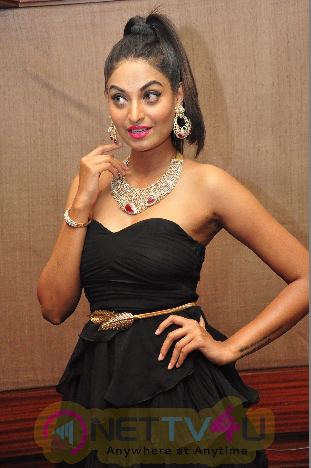 Telugu Actress Latest Stills Of Sharan Telugu Gallery