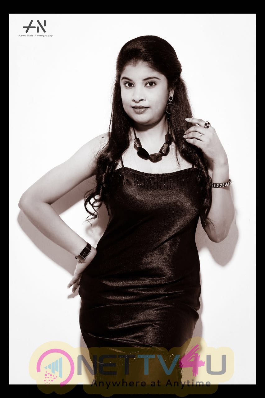 Telugu Actress Sabbita Roi Latest Attractive Stills Telugu Gallery