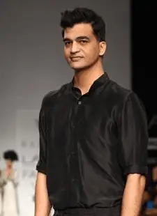 Hindi Fashion Designer Vijay Balhara