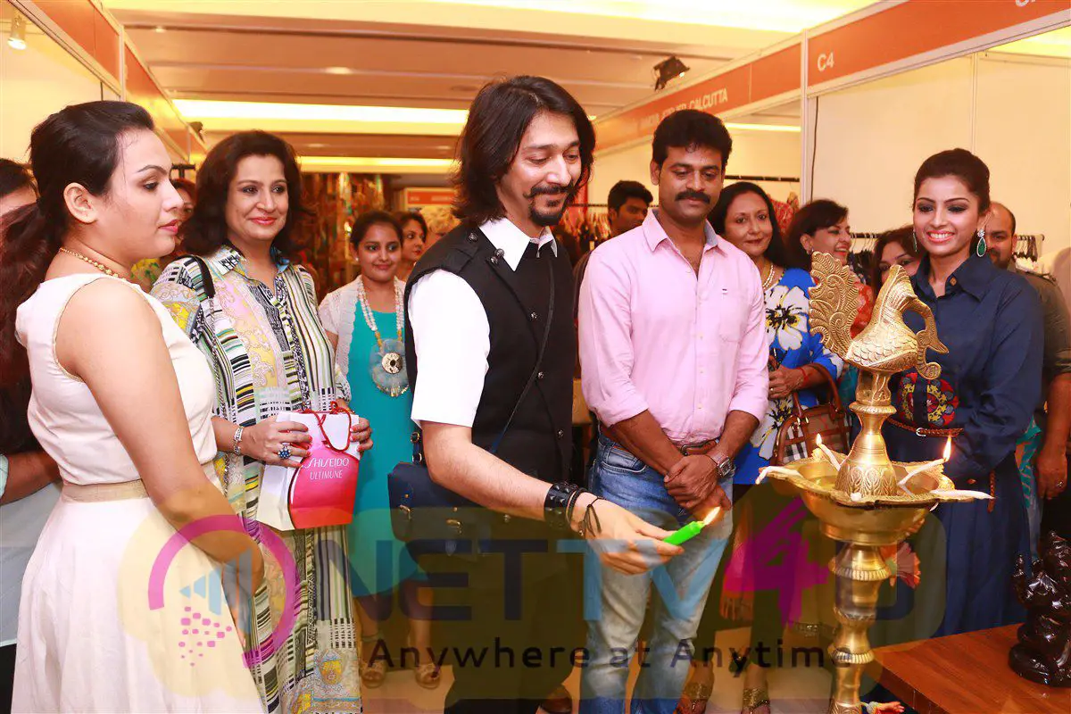 Vimonisha Exhibition Launch Exclusive Photos Tamil Gallery