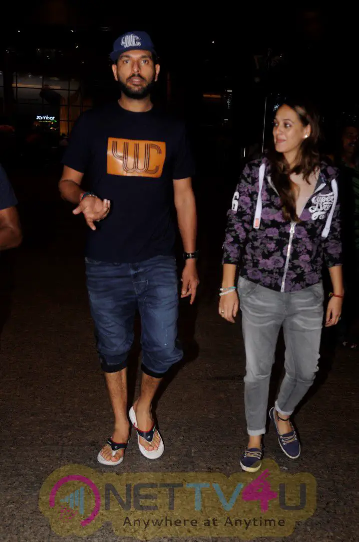 Yuvraj Singh Spotted At The Airport Stills Hindi Gallery