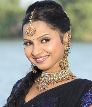 Bollywood Movie Actress Mona Ray Biography, News, Photos, Videos | NETTV4U