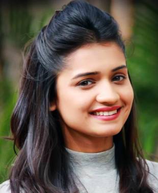 Movie Actress Hruta Durgule Biography, News, Photos, Videos | NETTV4U