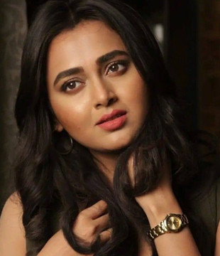 Hindi Tv Actress Tejaswi Prakash Wayangankar Biography, News, Photos, Videos | NETTV4U