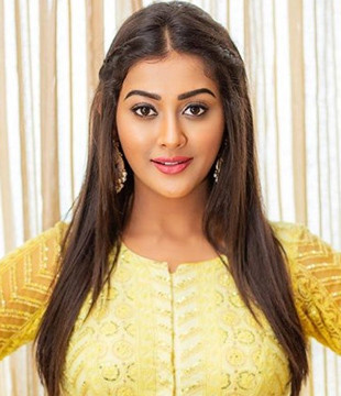 Bollywood Movie Actress Pooja Jhaveri Biography, News, Photos, Videos ...