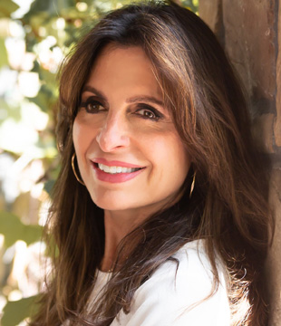 lisa bevere biography