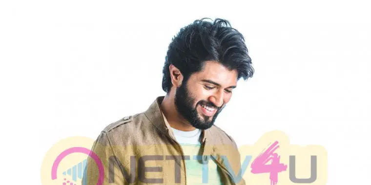 Actor Vijay Devarakonda As Arjun Reddy Movie Handsome Pics Poster ...