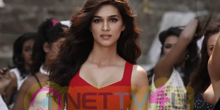 Hot And Beautiful Kriti Sanon Sexy Images 196032 Galleries And Hd Images