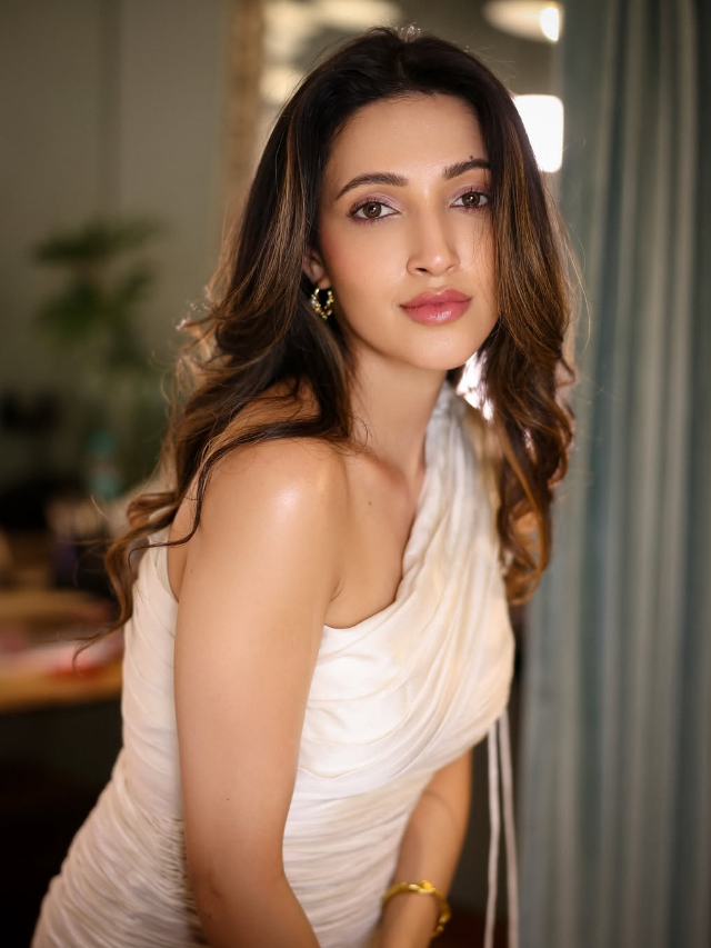 Neha Shetty - The Tillu Radhika Telugu WebStories