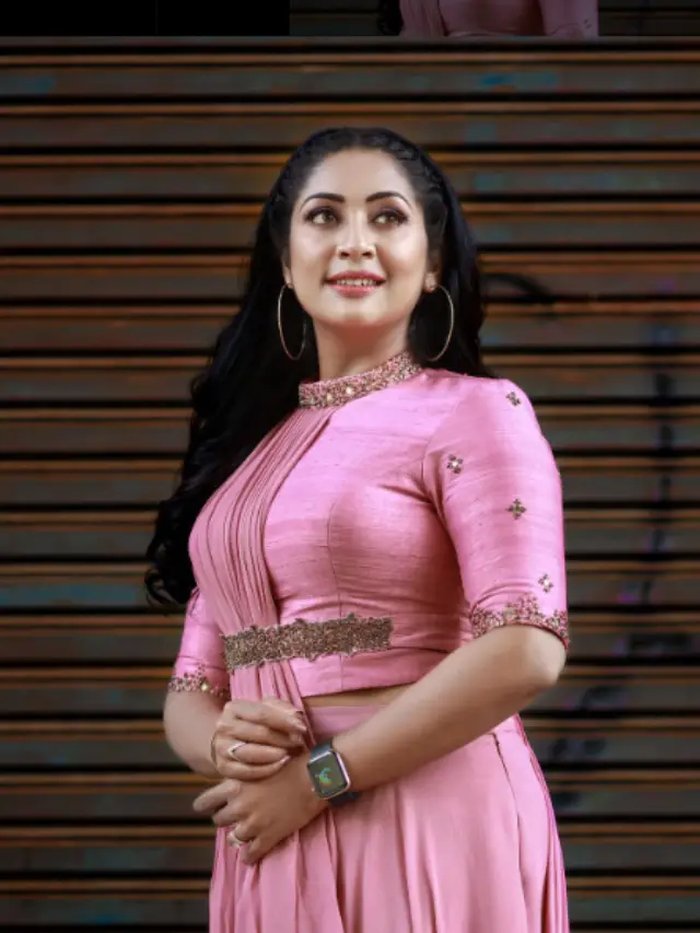 Navya Nair- The Versatile Actress Of Mollywood Malayalam WebStories