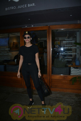 Mandna Karimi Spotted At Bandra Stylish Images 