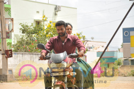 Tea Kadai Bench Movie Images