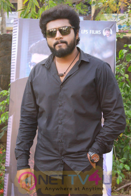 465 Movie Press Meet Cute Stills