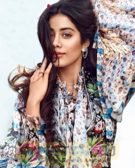 Actress Janhvi Kapoor Lovely Pics