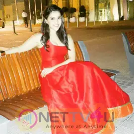 Red Hot Mannara Chopra Sizzles At Dubai Attractive Images