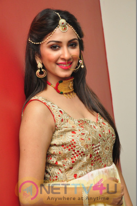 Telugu Actress Ishanya Beauteous Photos