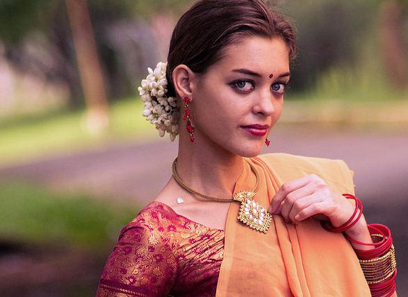 French Girl Andreanne Dubs Her Voice In Tamil!